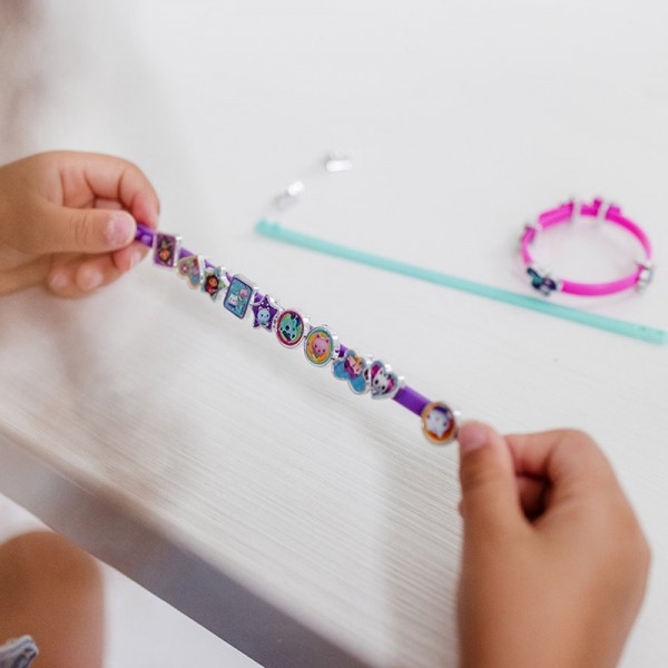 Kit Gabby's Dollhouse 3 Bracelets avec 18 Charms DIY