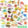 Figurines d'animaux marins