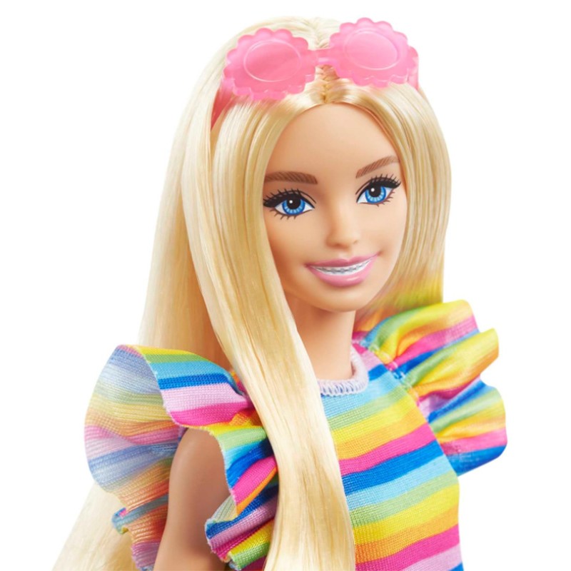 Poupée Barbie Fashionitas Blonde Robe Arc En Ciel